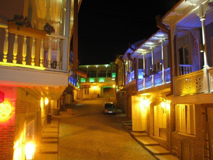 Golden Lion Hotel Signagi Buitenkant foto